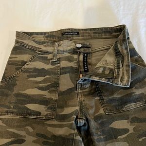 Lucky Brand mid rise crop camo
